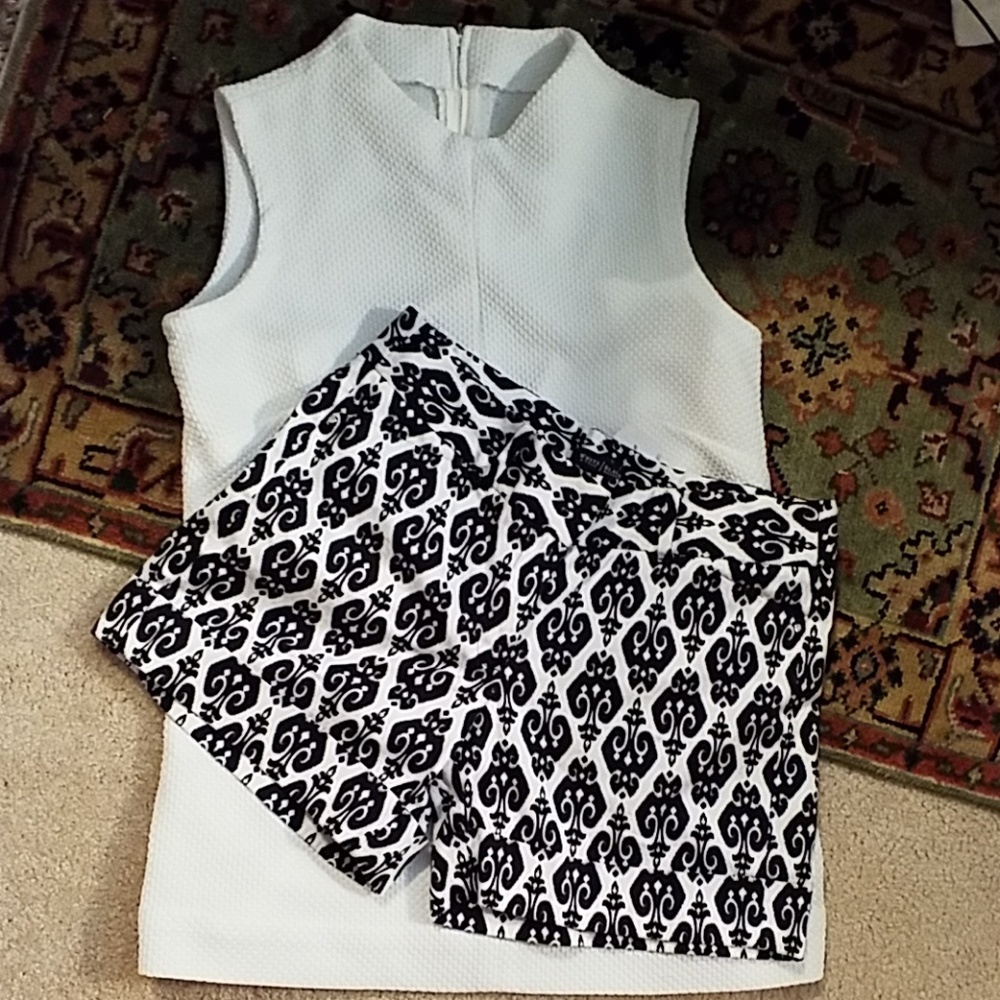 WHBM Black and White Printed Shorts